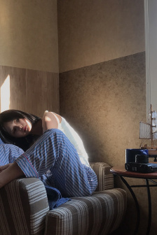美女裸装视频